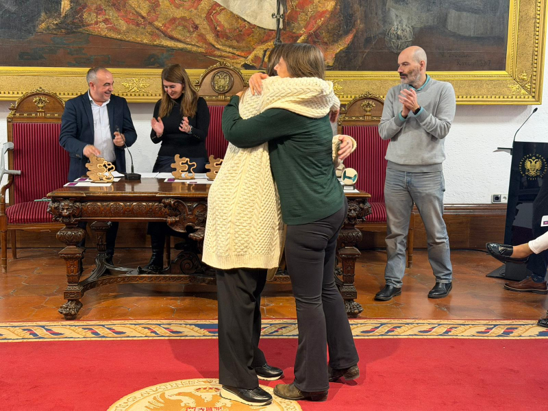 Ana Alcázar Campos recoge el título